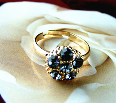 时尚保色梅花钻雨系列/巴黎的永恒恋/精品闪亮钻戒