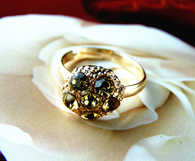 时尚保色梅花钻雨系列/巴黎的永恒恋/精品闪亮钻戒