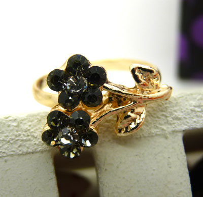 正品高档奥地利水钻 仿真镶钻水晶戒指 精美镀金戒指 永不退色持久保色---戒指