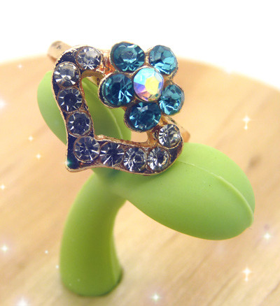 多彩钛钢锆石潮人时尚彩色戒指 简约大气金戒指 潮流女多钻炫丽指环