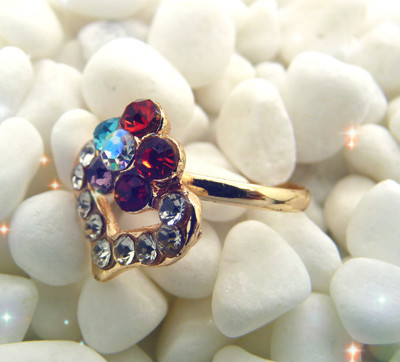 多彩钛钢锆石潮人时尚彩色戒指 简约大气金戒指 潮流女多钻炫丽指环