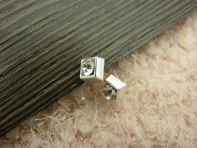 潮流新款韩版点钻 女款时尚耳钉女生饰品 创意个性合金锆石耳钉