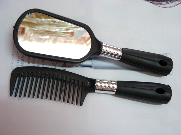 时尚美发梳两件套（2002）