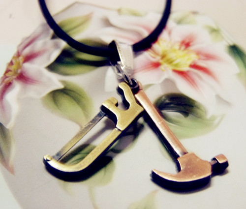 精品钛钢蓝色男款/带黑色皮绳/时尚项链