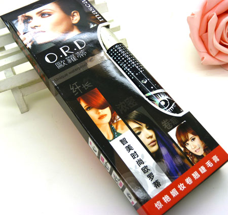  增长液防水睫毛膏---619欧罗蒂纤长惊艳媚妆卷翘睫毛膏