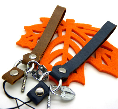 手机链 心锁钥匙挂件 皮手机挂件	