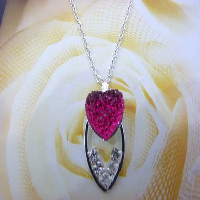 靓丽女孩镶钻项链	