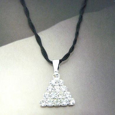 复古靓钻白金坠项链	