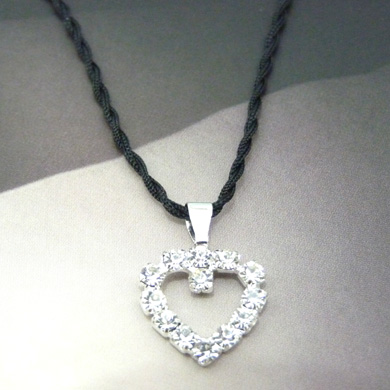 复古靓钻白金坠项链