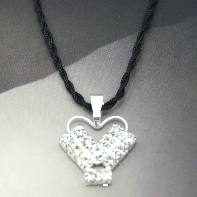 复古靓钻白金坠项链