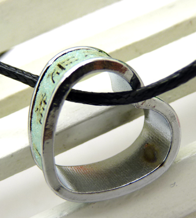 简约时尚饰品 爱心男士女士 钛钢情侣吊坠	