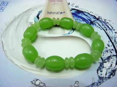翡翠圆珠手链	