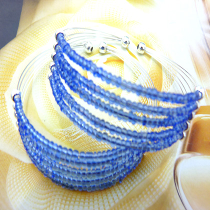 款时尚米粒手镯	